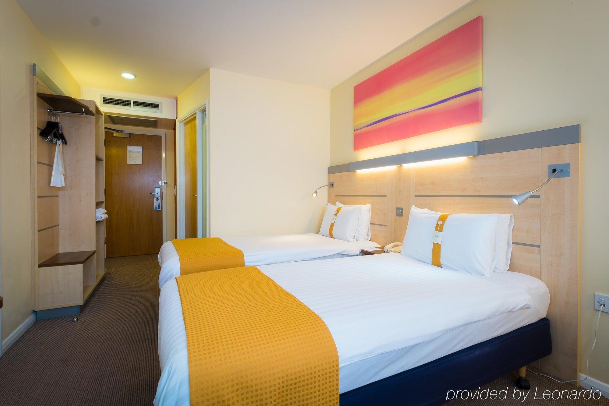 Holiday Inn Express Aberdeen - Bridge Of Don ภายนอก รูปภาพ