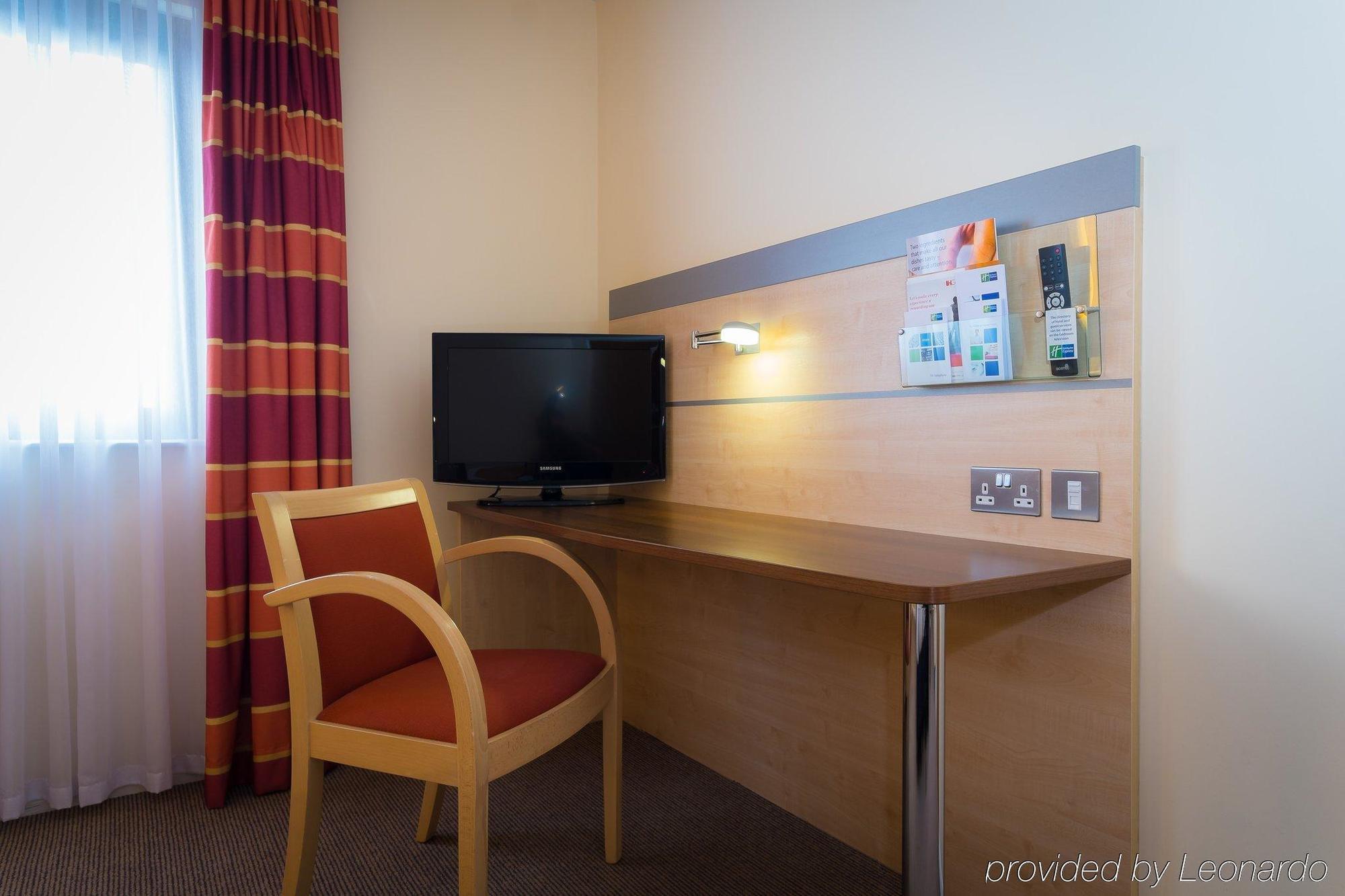 Holiday Inn Express Aberdeen - Bridge Of Don ภายนอก รูปภาพ